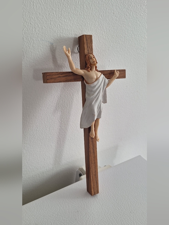 resurrected Jesus - Picture 3 of 13